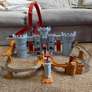 Hot Wheels Mario Cart Bowsers Castle Raceway